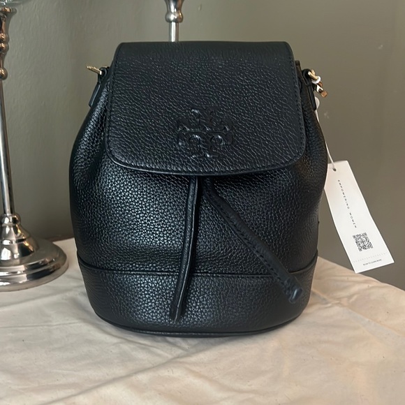 Tory Burch Thea bucket backpack - Picture 2 of 6